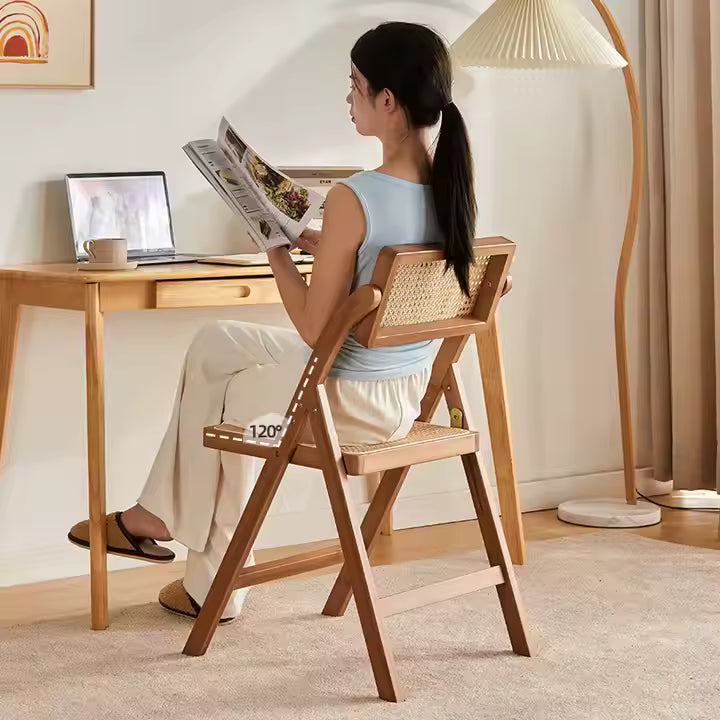 Foldable wooden chair