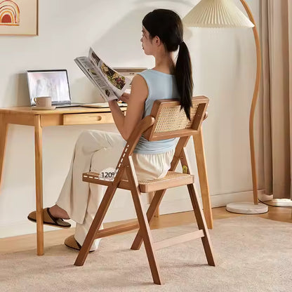 Foldable wooden chair