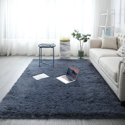 Large-sized carpet in the living room